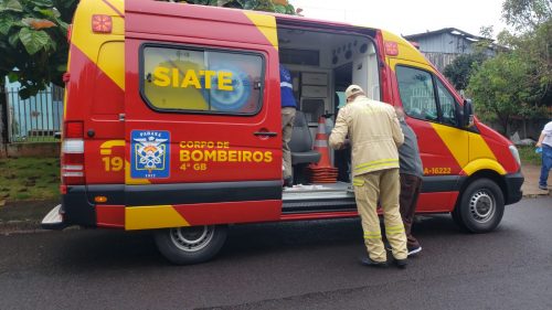 Idoso sofre suspeita de fratura no nariz após cair na rua