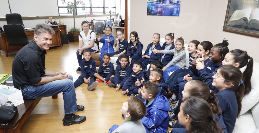 Paranhos convoca pais para comparecerem nas escolas e CMEIs nesta quinta-feira (20)