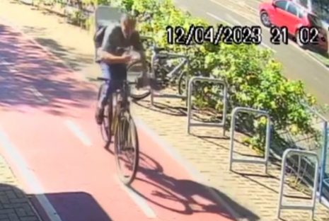 Câmera mostra bicicleta sendo furtada na Avenida Brasil em Cascavel