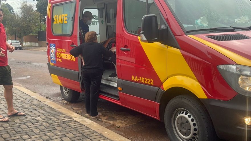 Idoso de 96 anos sofre queda e é socorrido pelo Siate no Guarujá