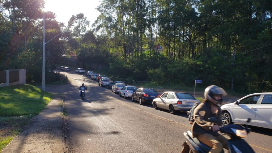 Com problema sem solução, população é obrigada a se acostumar com congestionamentos na saída do XIV de Novembro