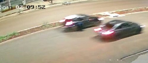 Veja momento em que BMW é alvejada durante perseguição na Olindo Periolo