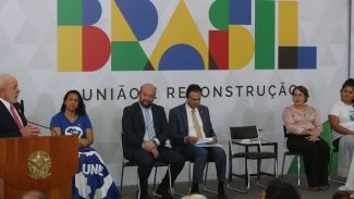 Governo libera R$ 2,44 bilhões extras para universidades