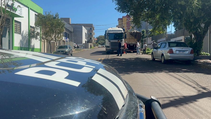 Carreta apreendida com 1.910 kg de maconha tem carga de soja baldeada