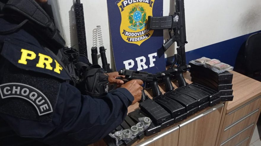 PRF realiza apreensão monstruosa de armas de fogo em Céu Azul