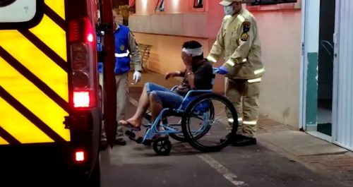 Homem sofre corte na cabeça ao cair no interior de residência no Brasmadeira