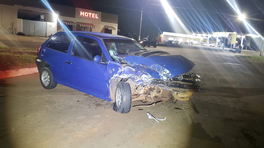Dois homens ficam feridos em acidente entre Gol e CrossFox na BR-277 em Santa Tereza