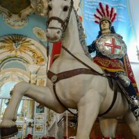 Imagem referente a Venerado por católicos e religiões afro, São Jorge é ícone pop
