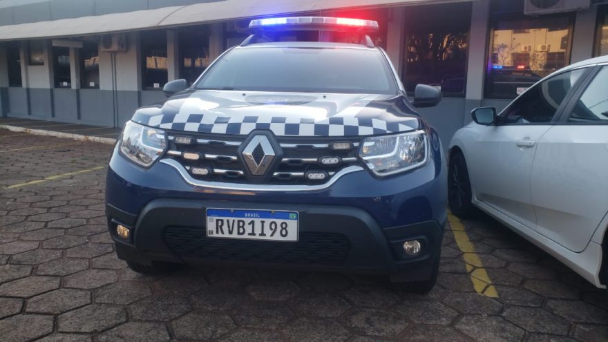 Homem é preso após agredir a companheira em via pública