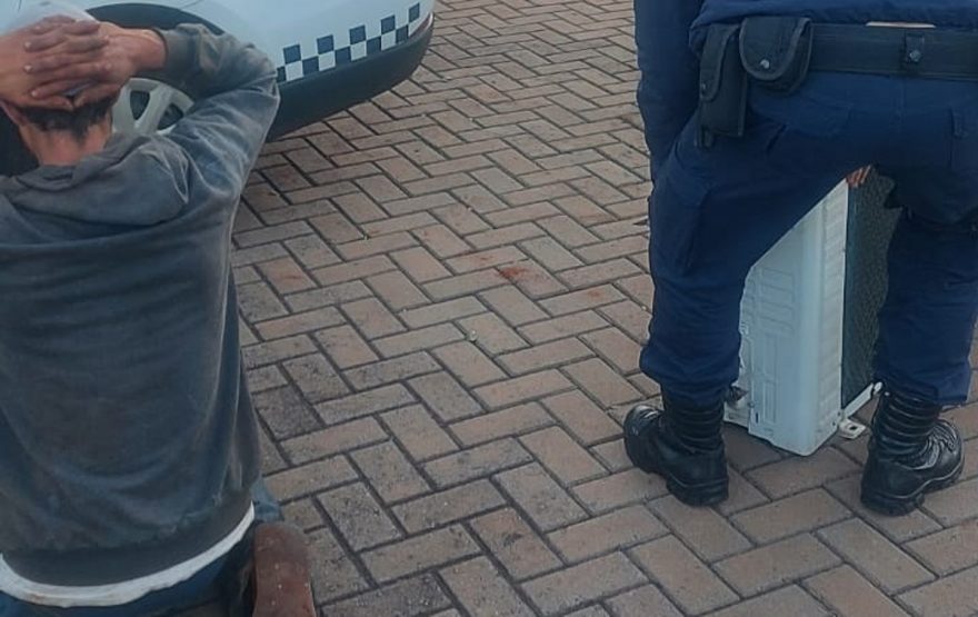 Homem é preso pela GCP após furtar aparelho de ar-condicionado em Escola Municipal