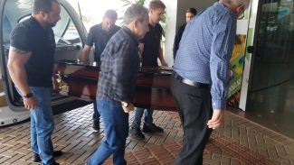 Corpo de Jacy Scanagatta chega à Prefeitura para o velório