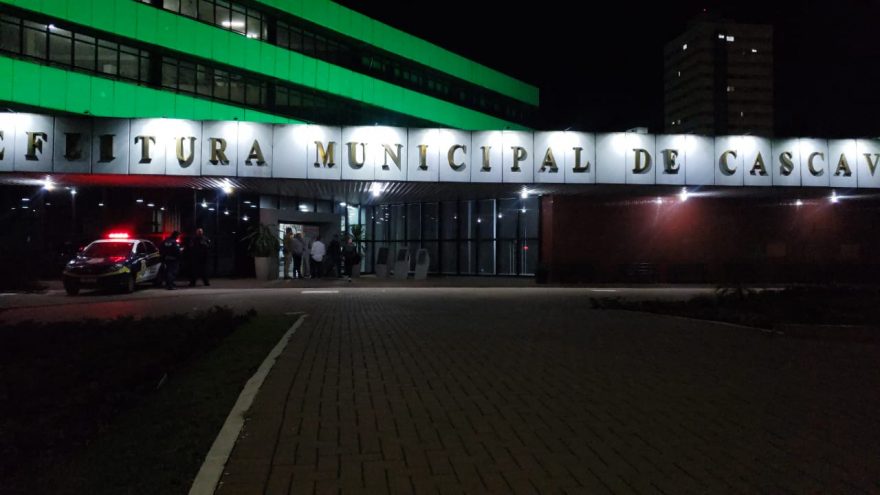 Familiares e amigos se despedem de Jacy Scanagatta na Prefeitura de Cascavel