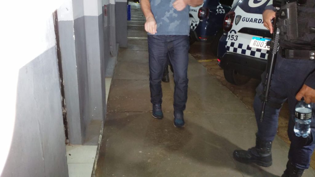 Condutor de Jetta é detido por embriaguez ao colidir com Marea