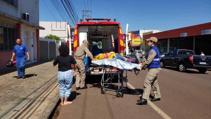 Motociclista fica ferido após colisão com carro na Rua Pio XII, na Neva
