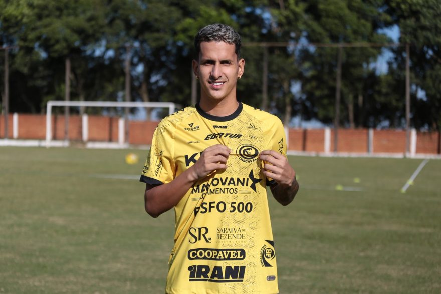 Cascavel contrata novo camisa 10 para o Campeonato Brasileiro