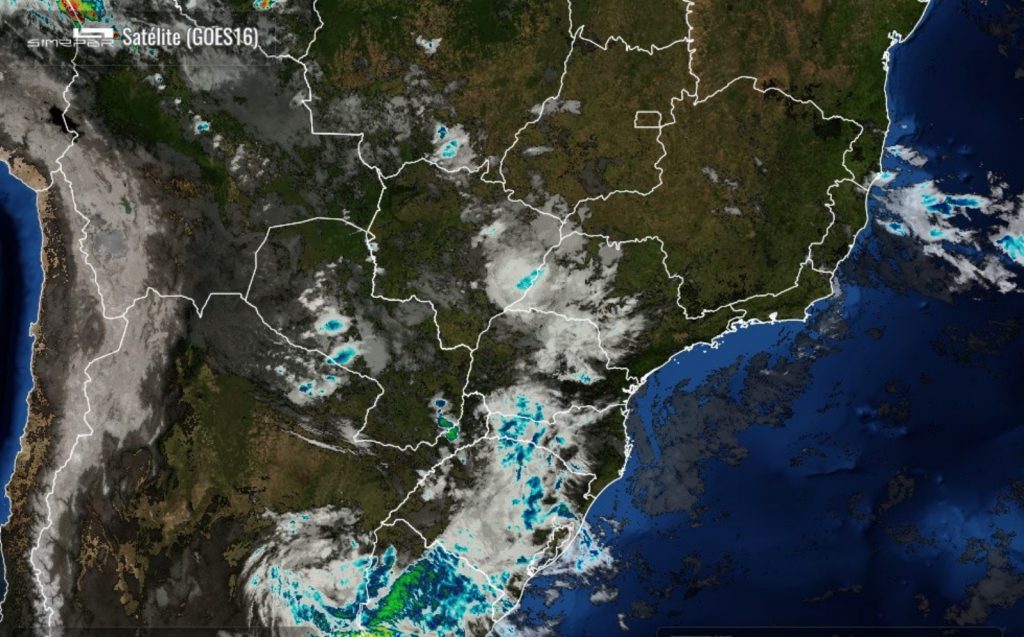 Previsão de dia nublado com probabilidade de chuva em Cascavel