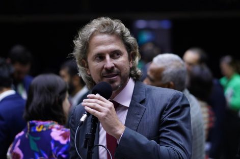 Deputado federal do Paraná gasta mais de R$ 137 mil em cota parlamentar nos primeiros três meses do ano