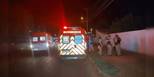 Com tiro no rosto, homem é morto em ponto de ônibus Imagem referente a Com tiro no rosto, homem é morto em ponto de ônibus