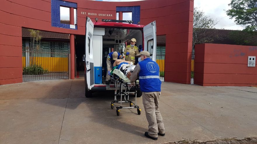 Siate é mobilizado para atender pessoa ferida no Colégio Mário Quintana