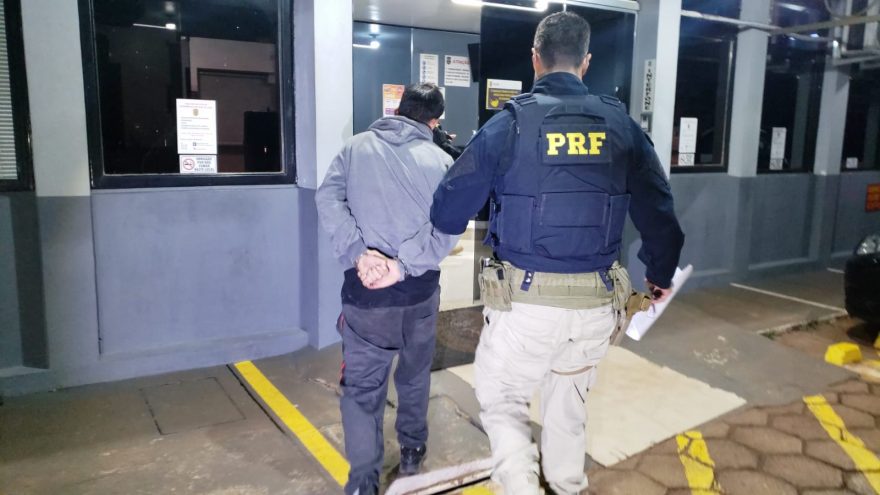 Homem é detido com carro furtado na BR-277 em Catanduvas