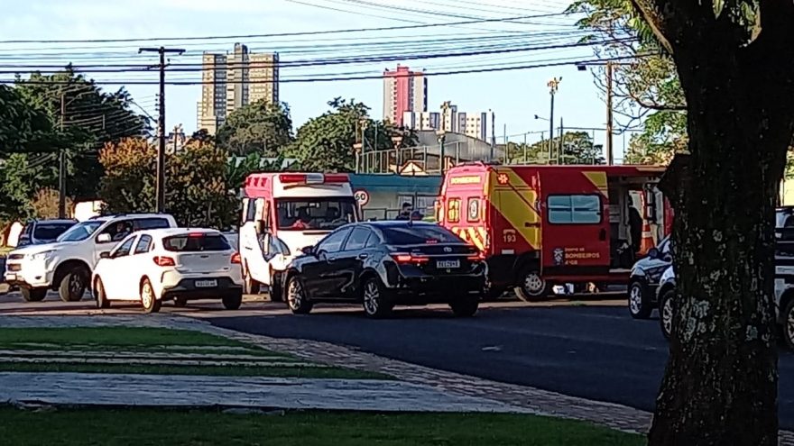 Ciclista fica ferido após colisão com carro no Bairro Tropical