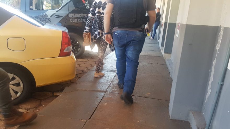 Procurada pela Justiça é detida pelo serviço de inteligência da Polícia Militar