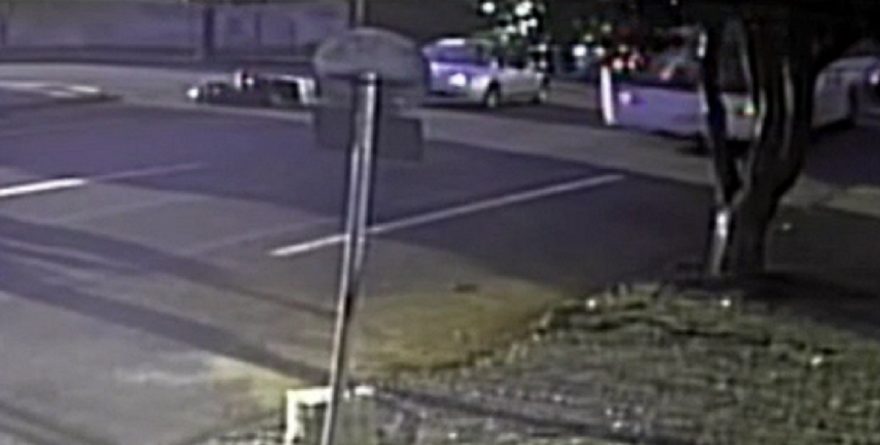 Câmera registra acidente que deixou motociclista ferido no Parque São Paulo