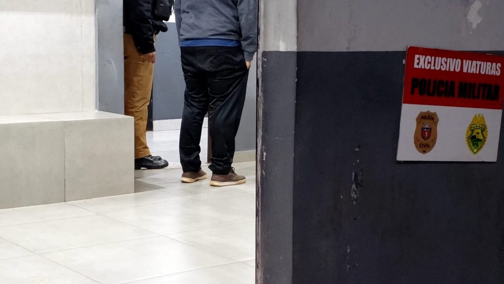 Jovem é detido acusado de fraturar mandíbula da companheira durante agressão