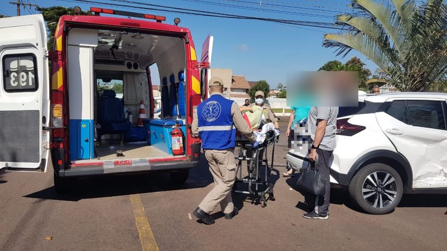 Acidente entre dois veículos deixa mulher ferida no Neva