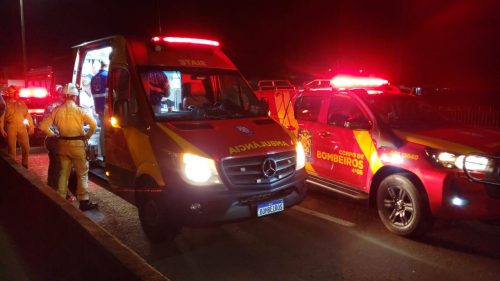 Homem é socorrido após tentativa de suicídio no viaduto Carelli