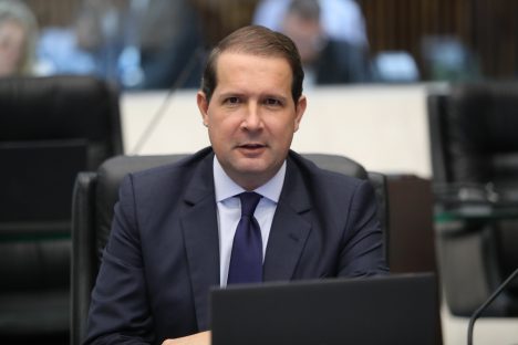 Marcel Micheletto recebeu mais de R$ 93 mil da Assembleia Legislativa em Março Imagem referente a Marcel Micheletto recebeu mais de R$ 93 mil da Assembleia Legislativa em Março
