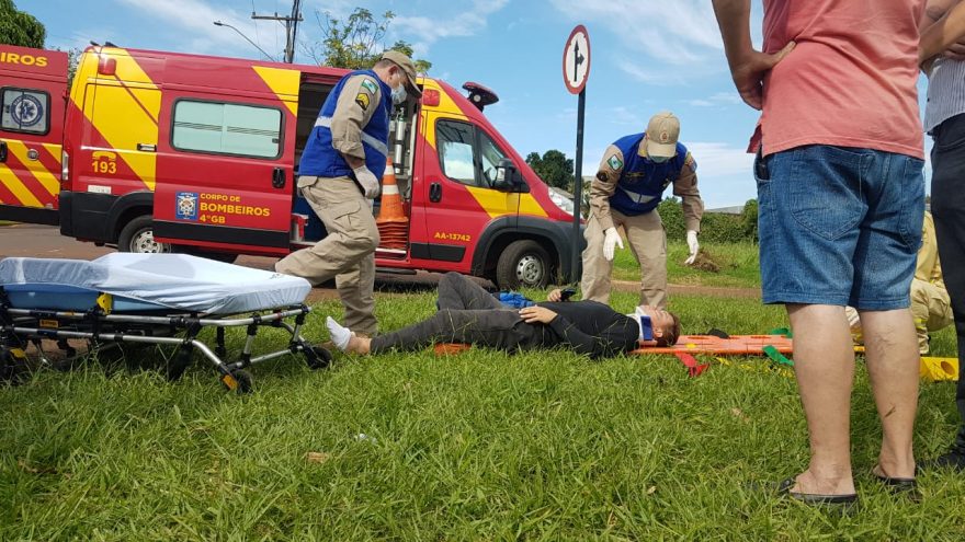 Motociclista tem suspeita de fratura no pé após sofrer acidente no Coqueiral