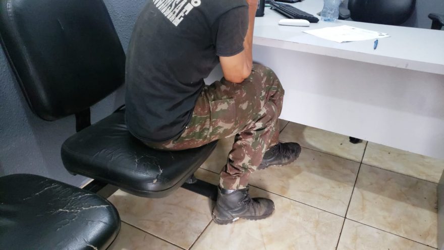 Homem com mandado de prisão em aberto por furto é preso