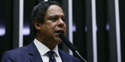 Negociações para votação do PL das Fake News ainda estão em curso