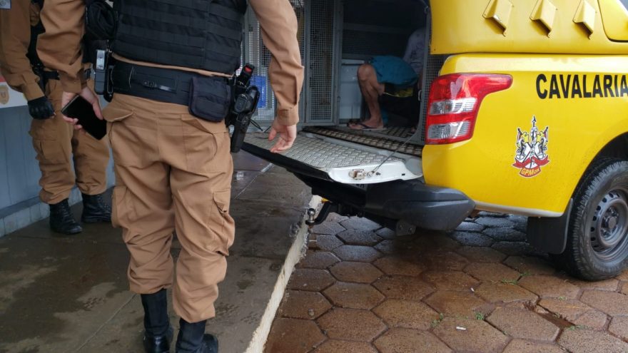 Homem que era procurado pela justiça em razão de incêndio e ameaça é detido pela PM