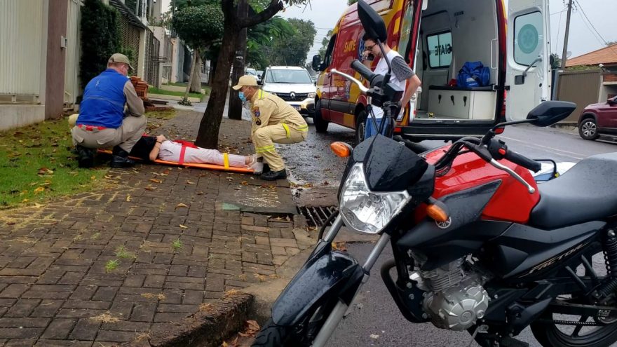 Jovem, de 19 anos, fica ferida em acidente no Parque São Paulo