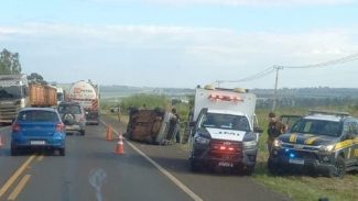 Homem que roubou veículo de servidora em Cascavel morre após capotamento na BR-376, em Paranavaí