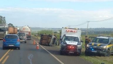 Imagem referente a Homem que roubou veículo de servidora em Cascavel morre após capotamento na BR-376, em Paranavaí