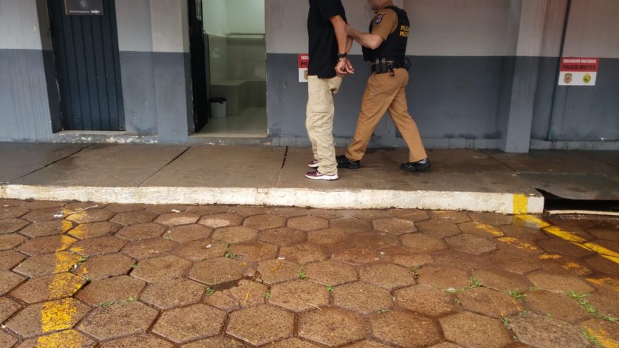 Fedido! Homem é detido após furtar R$ 344 em produtos de higiene em supermercado