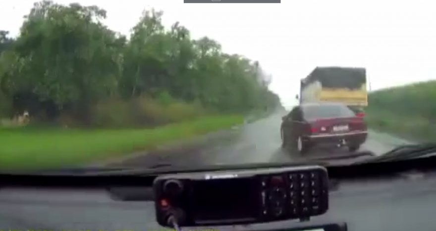 Vídeo: PRF apreende carro com 10 mil maços de cigarros após perseguição