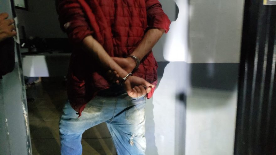 Homem com mandado de prisão por ameaça é detido pela Guarda Municipal