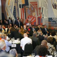 Imagem referente a Lula assina decreto que recria o Conselhão