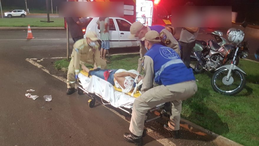 Mulher fica ferida em acidente de trânsito no Pacaembu