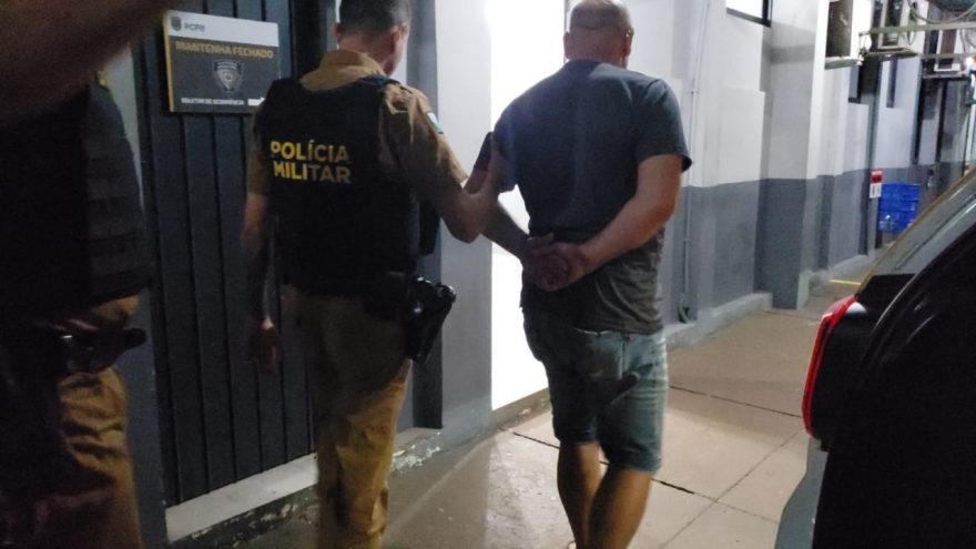 Homem é detido com arma no Universitário após ameaçar esposa