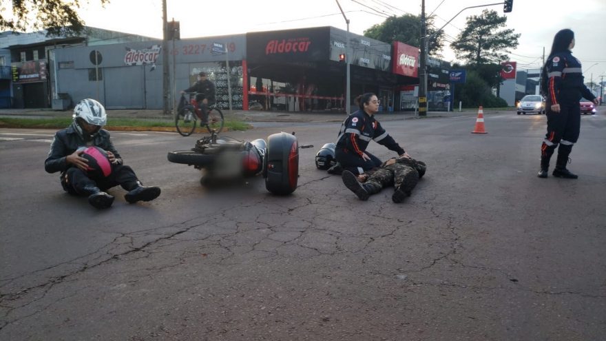 Militar do Exército fica ferido após acidente de trânsito na Avenida Brasil