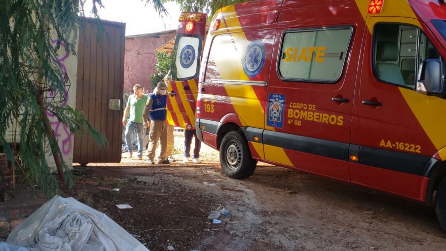 Homem sofre suspeita de fratura no braço após ser agredido no bairro Cancelli