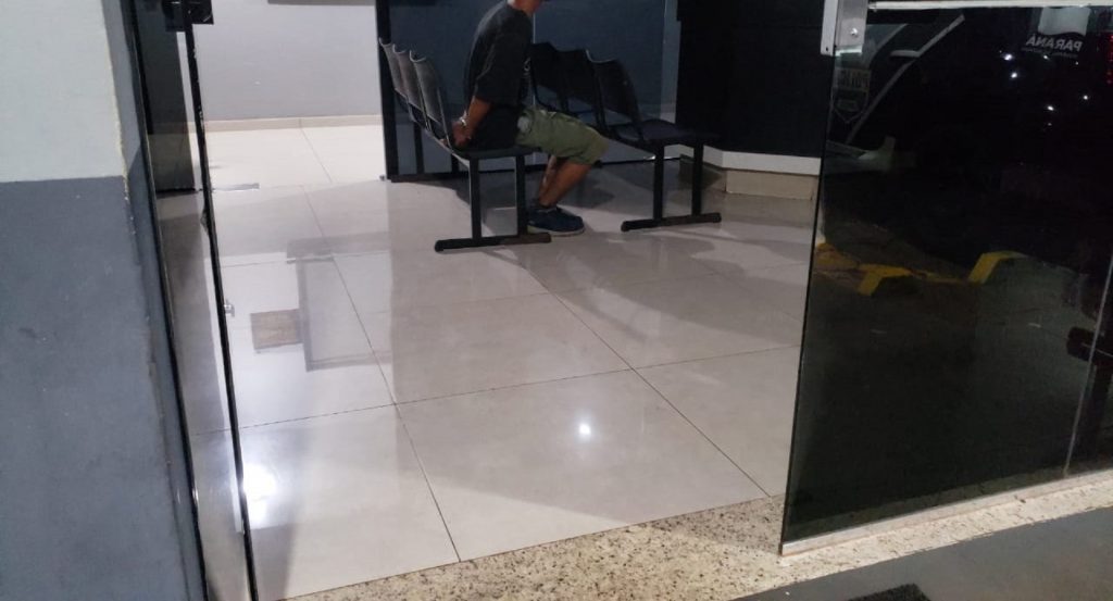 Homem é detido ao tentar furtar batidinha em supermercado