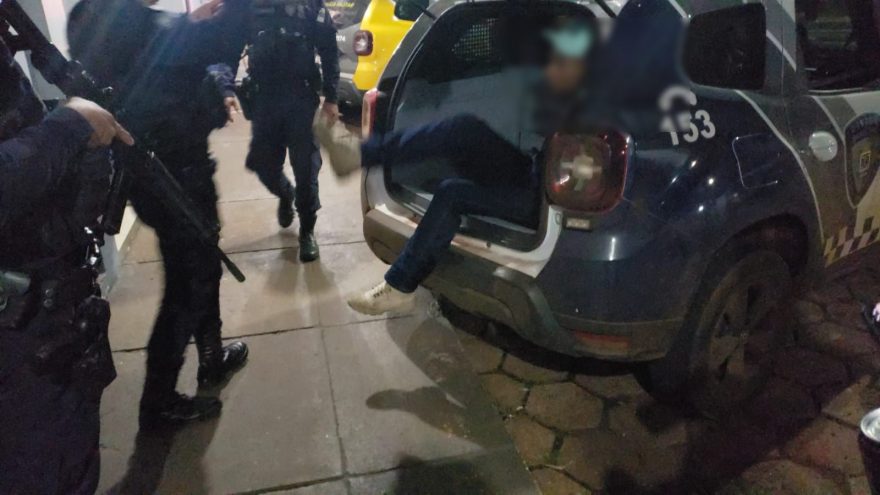 GM detém acusado de importunação sexual em frente à casa noturna