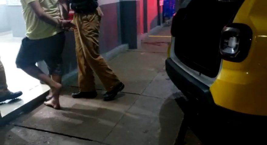 Homem faz ameaças a populares e é detido após fazer disparos com pistola de airsoft