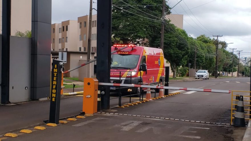 Idosa sofre ferimento no crânio após queda em residencial